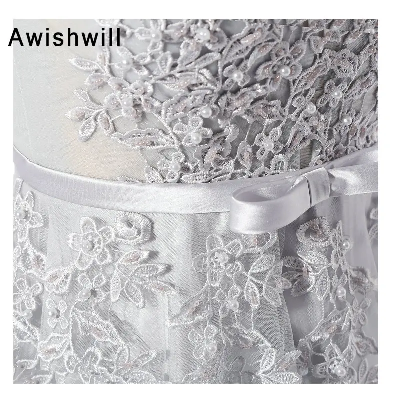 Женское вечернее платье с аппликацией серое трапециевидное до пола из тюля V