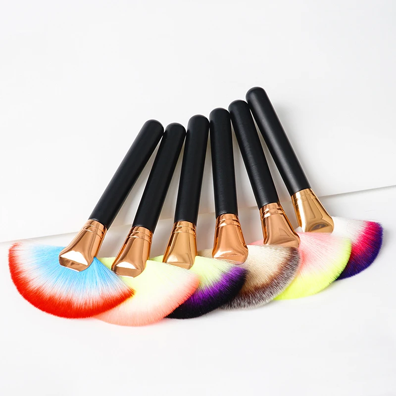 Buy 1pcs Large Fan Shape Makeup Brush Wood Handle