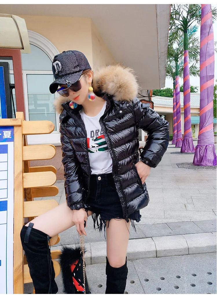 

New Fashion 2018 winter Women's 90% white duck down female jacket Short outercoat large real raccoon fur Hooded Parka