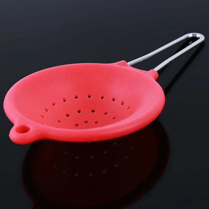 Multifuctional Red Silicone Colander Strainer With Handle Fruit Vegetable Basket Drain Tool