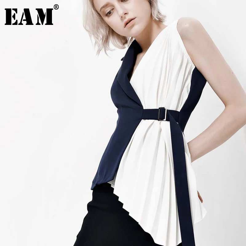 

[EAM] Women Blue Contrast Color Pleated Asymmetrical Loose Fit Vest New V-collar Sleeveless Fashion Spring Autumn 2019 YC311