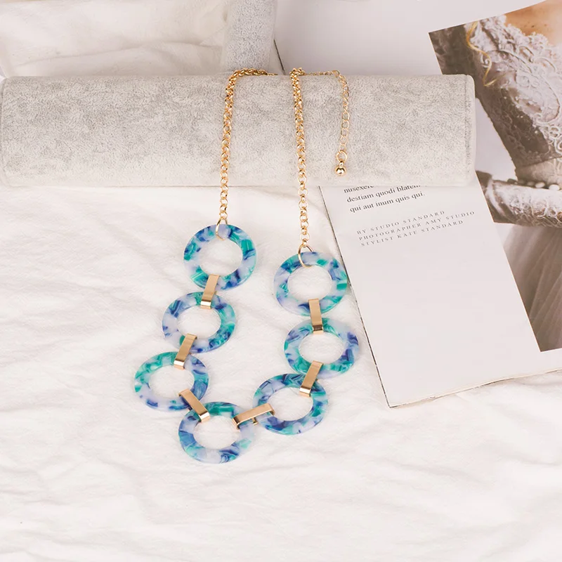 Vintage Fashion Acetic Acid Acrylic Metal Chains Necklaces Wholesale for Women Acetate Resin Geometric Round Pendants Jewelry (3)
