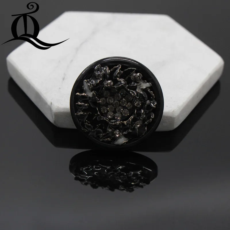 

1 pcs,38mm high quantity black flowers fur buttons coat.Rhinestone Fur buttons. big with a diamond buckle,acrylic metal buttons