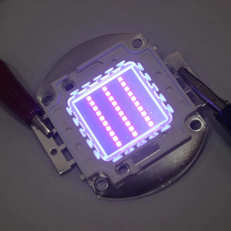 УФ чистые светодиодные чипы высокой мощности 390 395nm Haute Puissance COBUltraviolet высокое