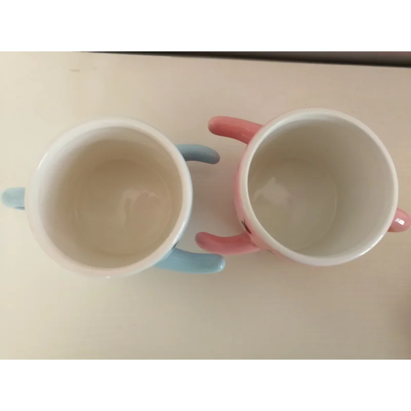 Милый мультфильм красочные обнимая керамическая чашка смайлик пара