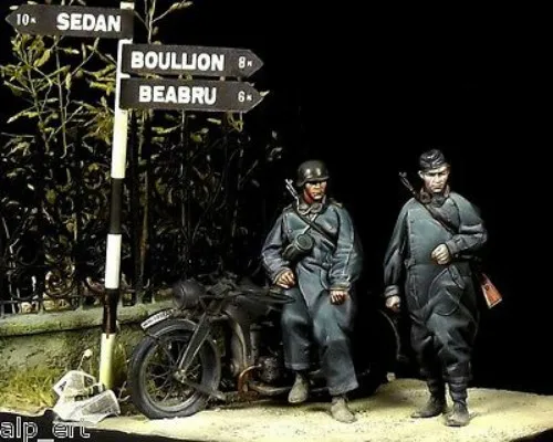 

1:35 German motorcyclist soldier KG Hansen at Poteau Set