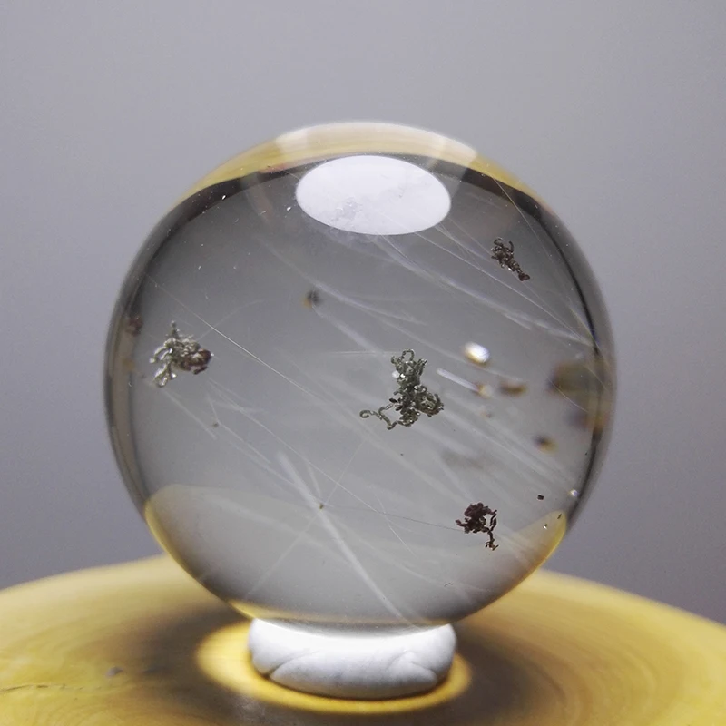

natural stones and minerals quarz Inside the crystal ball form of calcite and a variety of minerals diameter: 39.3 mm 84.2g
