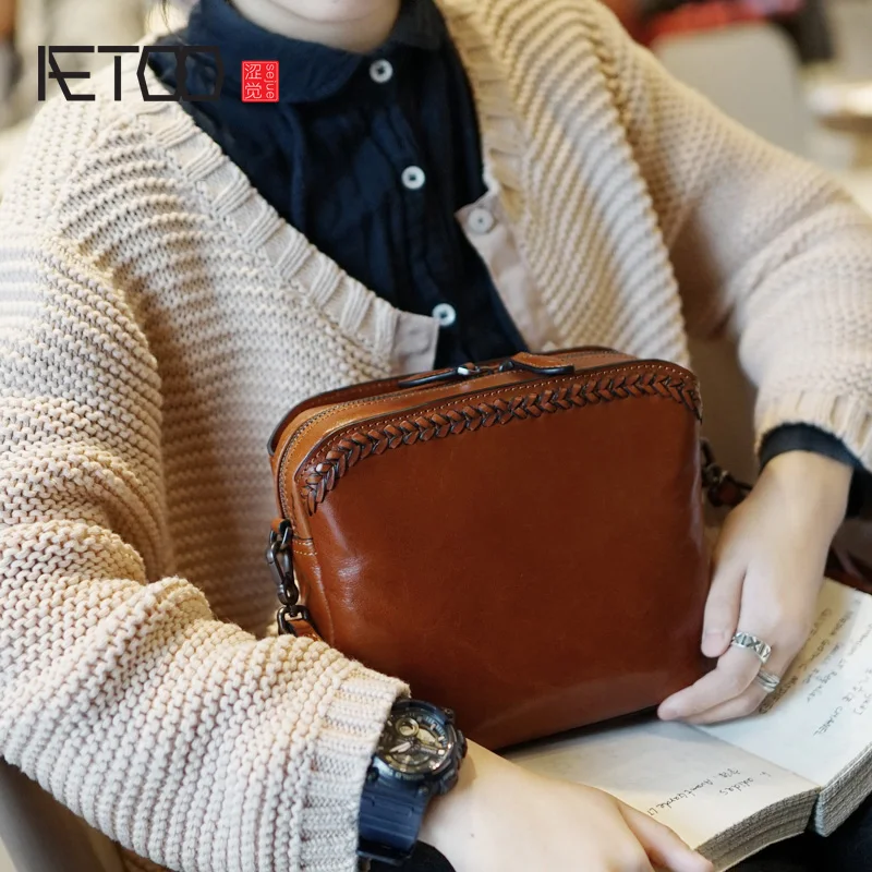 

AETOO Retro handmade cowhide bag, lady leather shoulder oblique cross bag, casual small simple women's bag