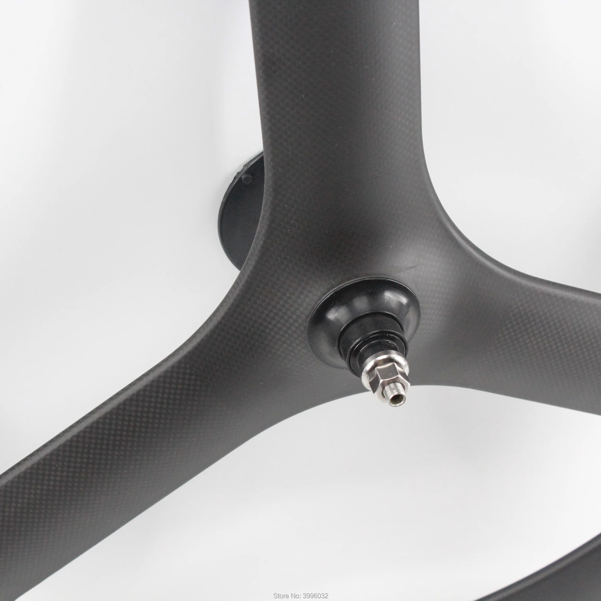 Top Newest 700C tubular rim Fixed Gear Track Road bike matt 3K UD 12K full carbon fibre 3 spoke bicycle wheelset Tri-spoke Free ship 1 Top Newest 700C tubular rim Fixed Gear Track Road bike matt 3K UD 12K full carbon fibre 3 spoke bicycle wheelset Tri-spoke Free ship 1