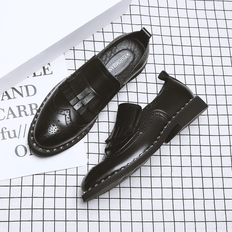 US 6-10 Trendy Men Tassel Rivet Oxfords Elegant Craved Wing Tips Brogue Shoes Man Fringe Slip On Oxfords Dress Shoes