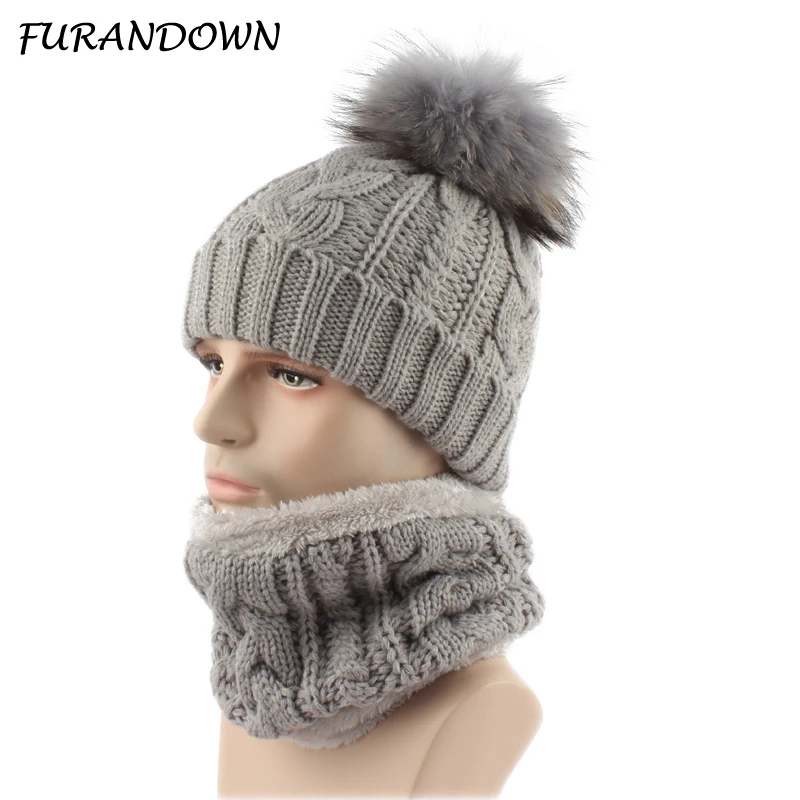 Baratos Hombres sombreros de piel de invierno para las mujeres forro polar sombrero bufanda Pompom bufanda tapa de dos piezas