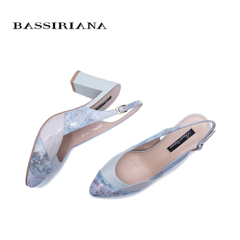 BASSIRIANA/ г. весна и лето новые женские кожаные сандалии женская обувь на высоком каблуке элегантный цвет синий розовый