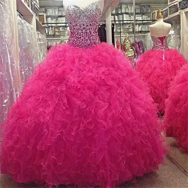 Фуксия пышные дешевые платья Quinceanera бальное платье милое из органзы с бисером
