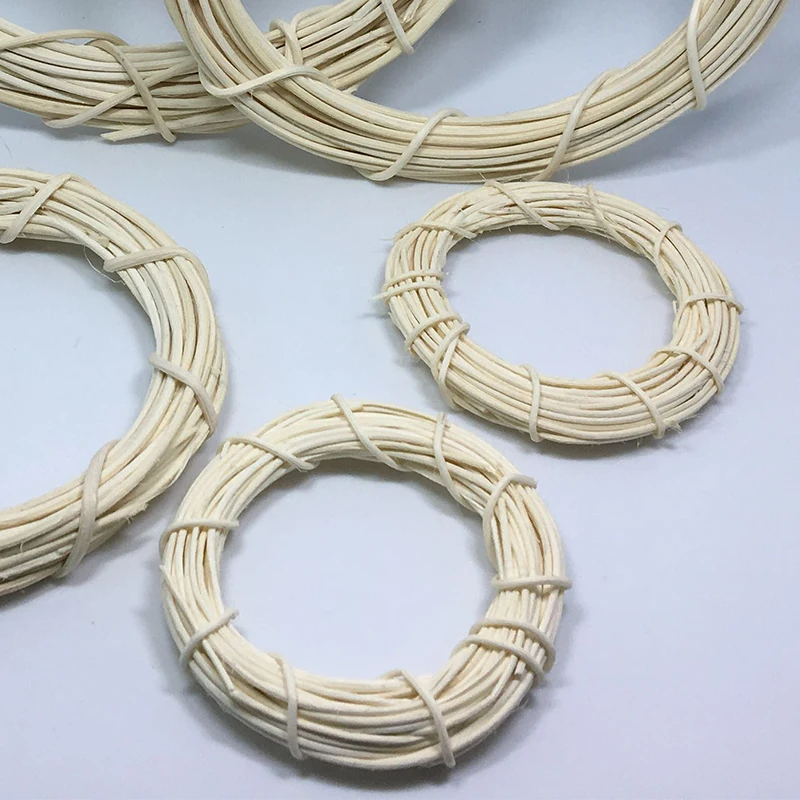 

2019 Natural Rattan Ring for Macaw Bite Toy Pet Birds Multifunctional Chew Toys For Macaw Bite Pet Birds Sepak Takraw Rattan