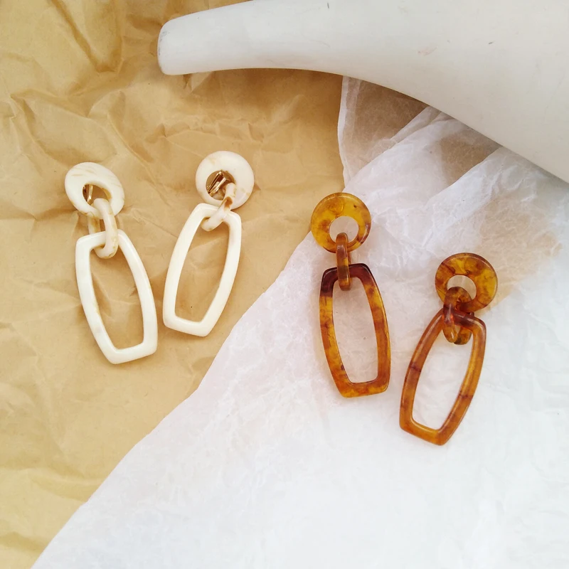

Free Shipping Ivory Brown Link Geometric Earring