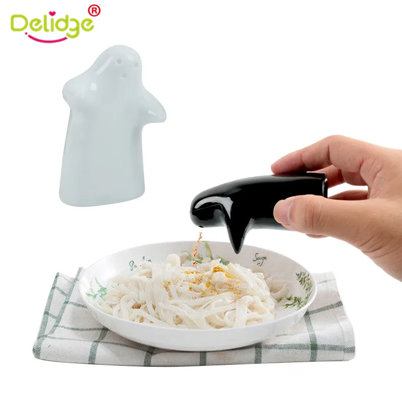 

Delidge 2pcs/set Plastic Black And White Hug Pepper Jar Salt Shaker Kitchen Storage Powder Seasoning Bottle