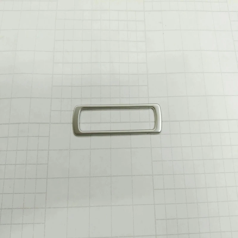 (4)