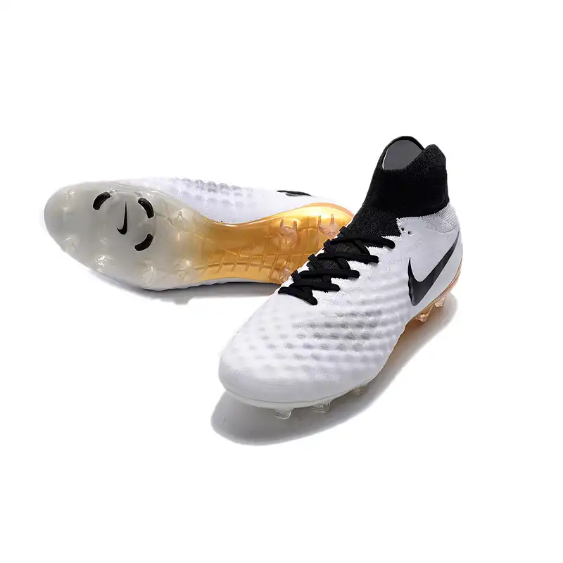Amazon.com Nike Women's Magista Onda FG Soccer Cleat