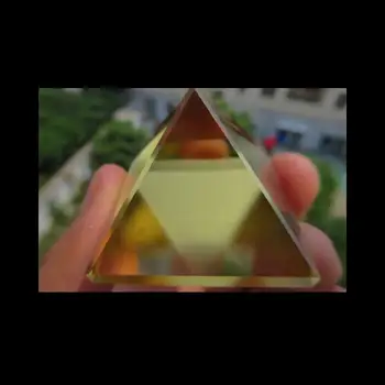 

shun66003689+++60g Natural Citrine Quartz Crystal Pyramid Healing China A116