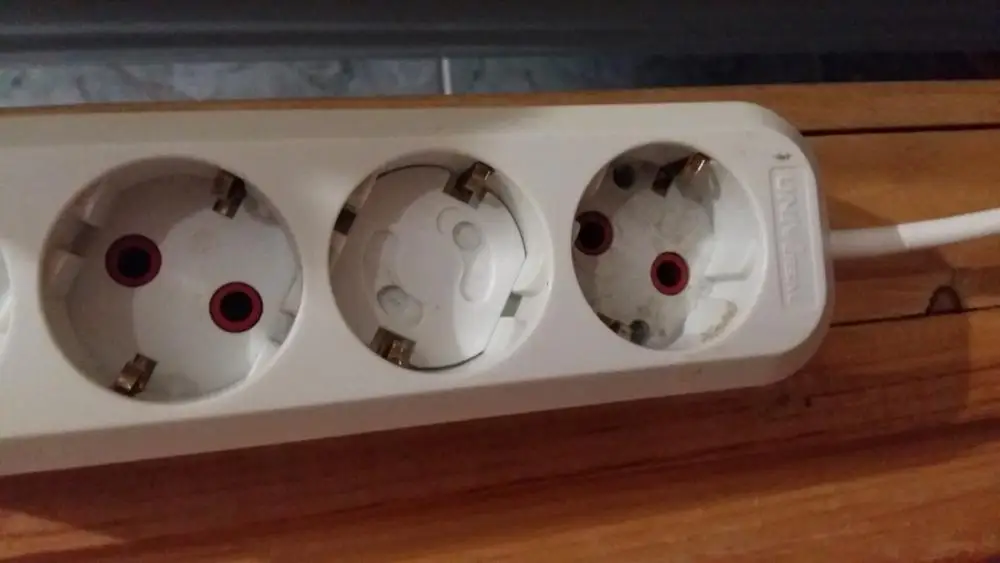 Safety Outlet Plug eu4