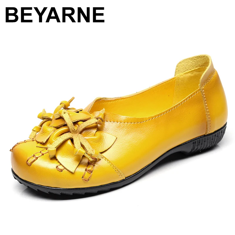 

2018 New Autumn Women Flats Genuine Leather Shoes Women Casual Loafers Flower Flat Heel Shoes Soft Outsole Handmade Flats Women
