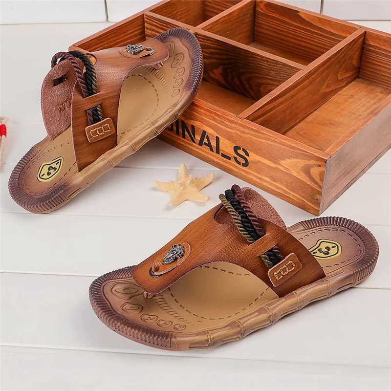 Men's Fashion Casual Flat Flip Flops Slippers Beach Sandals Outdoor Skid Shoes Mans footwear terlik kapcie 40JA3030