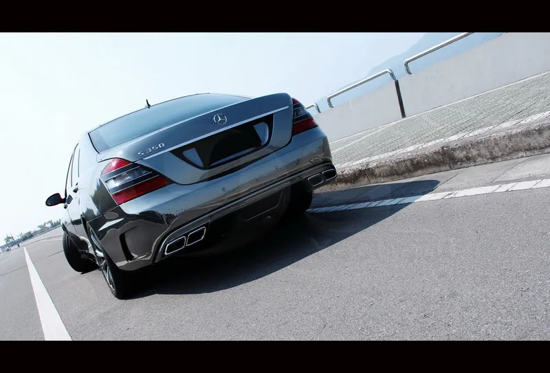 2007-2013 Mercedes Benz W221 S-Class  Black Series Style Rear Bumper FRP (16)