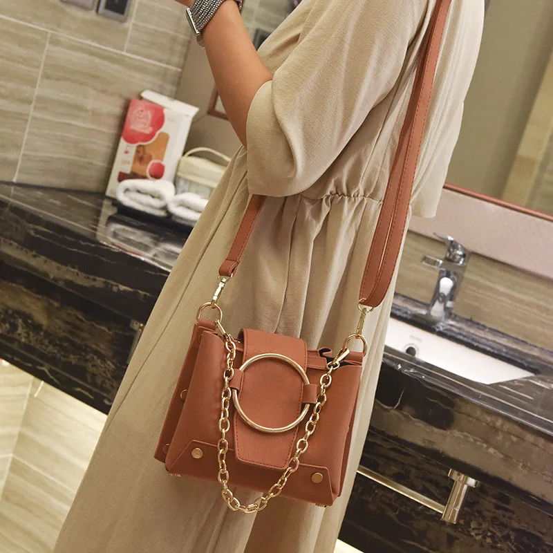 2019 المرأة حقيبة ساع عالية الجودة CrossBody حقيبة بو الجلود الإناث حقيبة كتف البسيطة دلو حقيبة للفتيات M209 2019 المرأة حقيبة ساع عالية الجودة CrossBody حقيبة بو الجلود الإناث حقيبة كتف البسيطة دلو حقيبة للفتيات M209