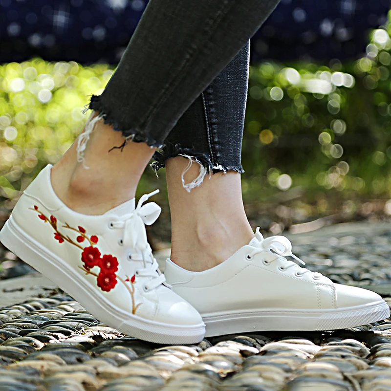 

Pu Lether Sports Shoes Women Sneakers Women Flower Printed Embroidery Breathable Free Run Zapatillas Hombre Mujer Sneakers New