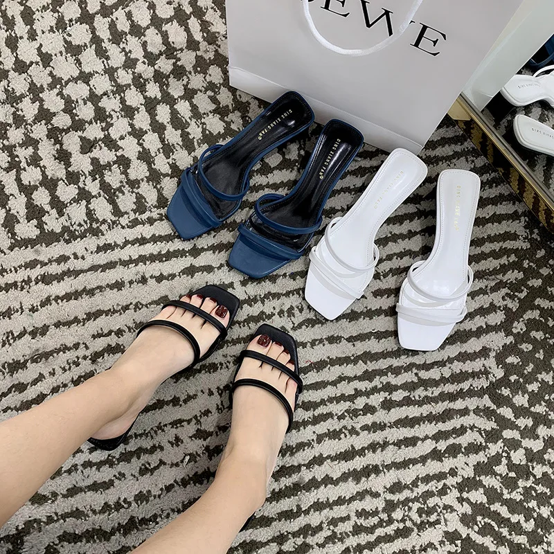 

Brief women shoes summer slippers shallow chain all match girls beach slides 2019 femme square toe thick heels korean flip flops