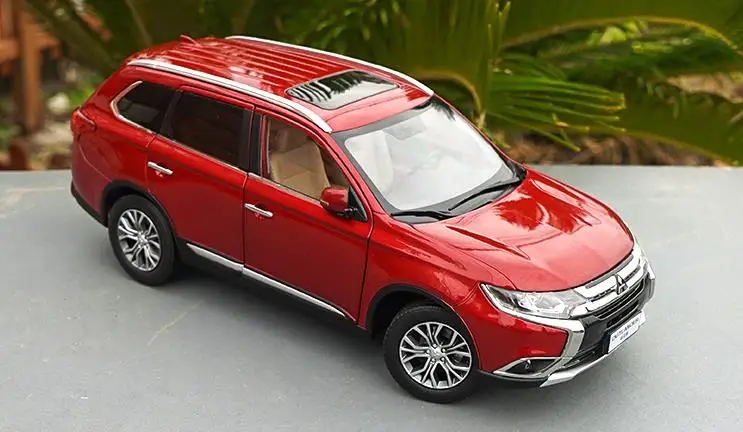 1:18 OUTLANDER SUV передовая модель автомобиля из сплава, литая металлическая модель игрушечного автомобиля, высококачественная коллекционная модель - Цвет: Красный