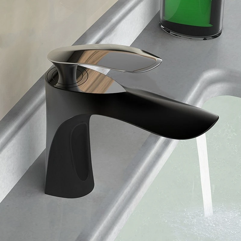 Modern Luxury Golden Finished Brass Faucet Bathroom Faucets Single Handle Cold and Hot Water Mixer Sink tap High Basin Faucet