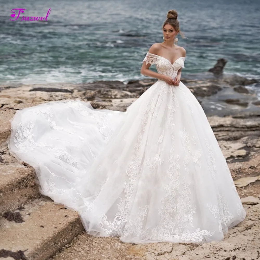 

Fsuzwel New Gorgeous Appliques Chapel Train A-Line Wedding Dresses 2020 Romantic Boat Beck Beaded Princess Bridal Gown Plus Size