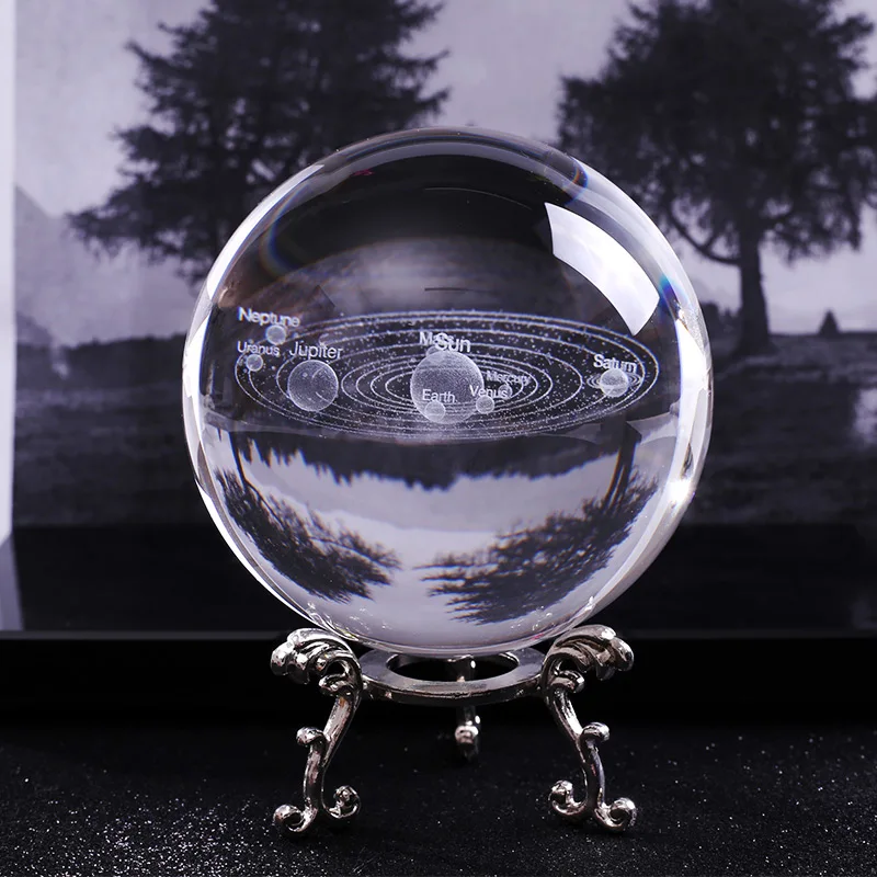 солнечная система в стеклянном шаре. стеклянный шар с лазерной гравировкой. хрустальные шары. стеклянный шар с гравировкой. покемон го светящийся шар.