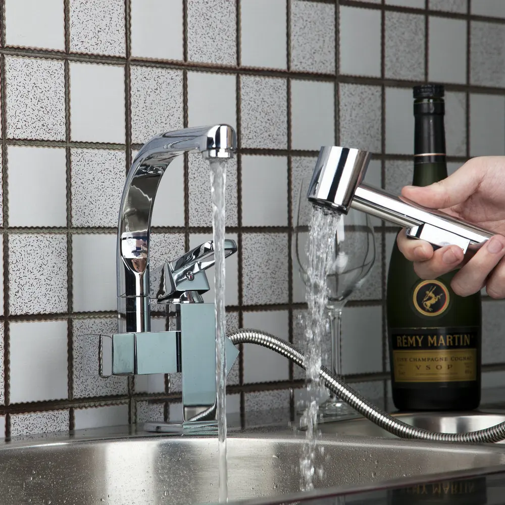 Kitchen Sink Faucet One Handle and One Hole Pull Out And 360 Degree Swivel Chrome Brass