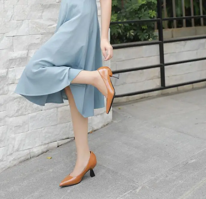 XGRAVITY/необычная пикантная Дизайнерская обувь на каблуке; популярная дизайнерская Очаровательная Женская Осенняя обувь для вечеринок; коллекция года; женские туфли с острым носком; C270