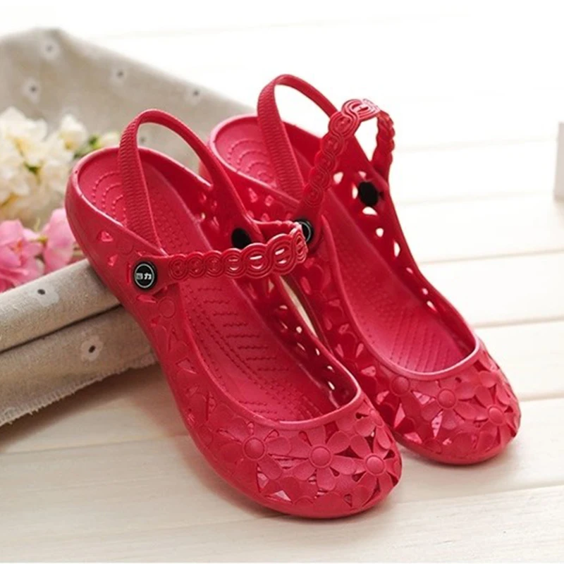 Обувь для медсестры; тапочки медработника; обувь для работы в больницах; женская обувь с отверстиями для сада; пляжные сандалии на плоской подошве; летняя дышащая Белая обувь - Цвет: Красный