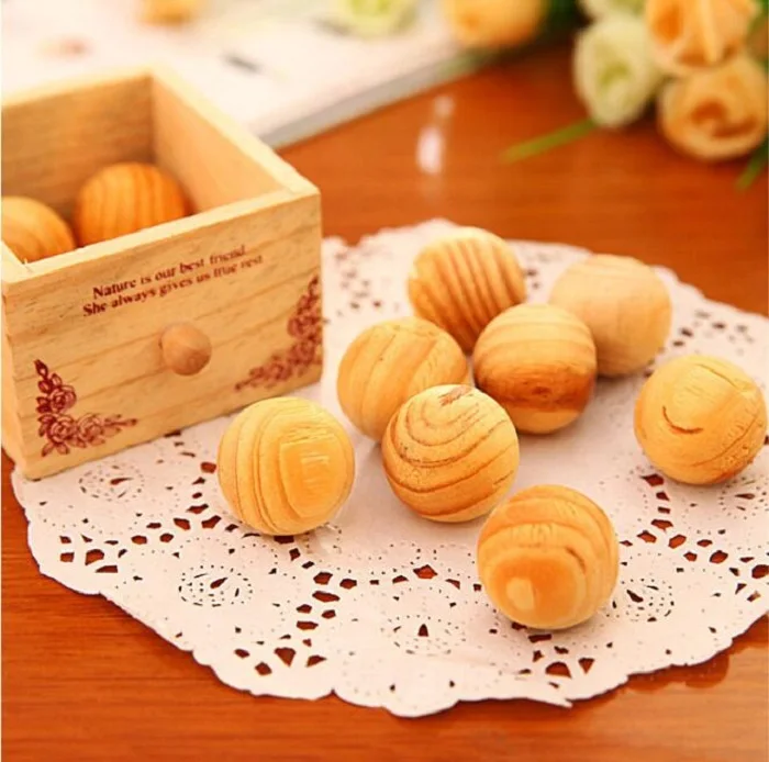 Camphor ball