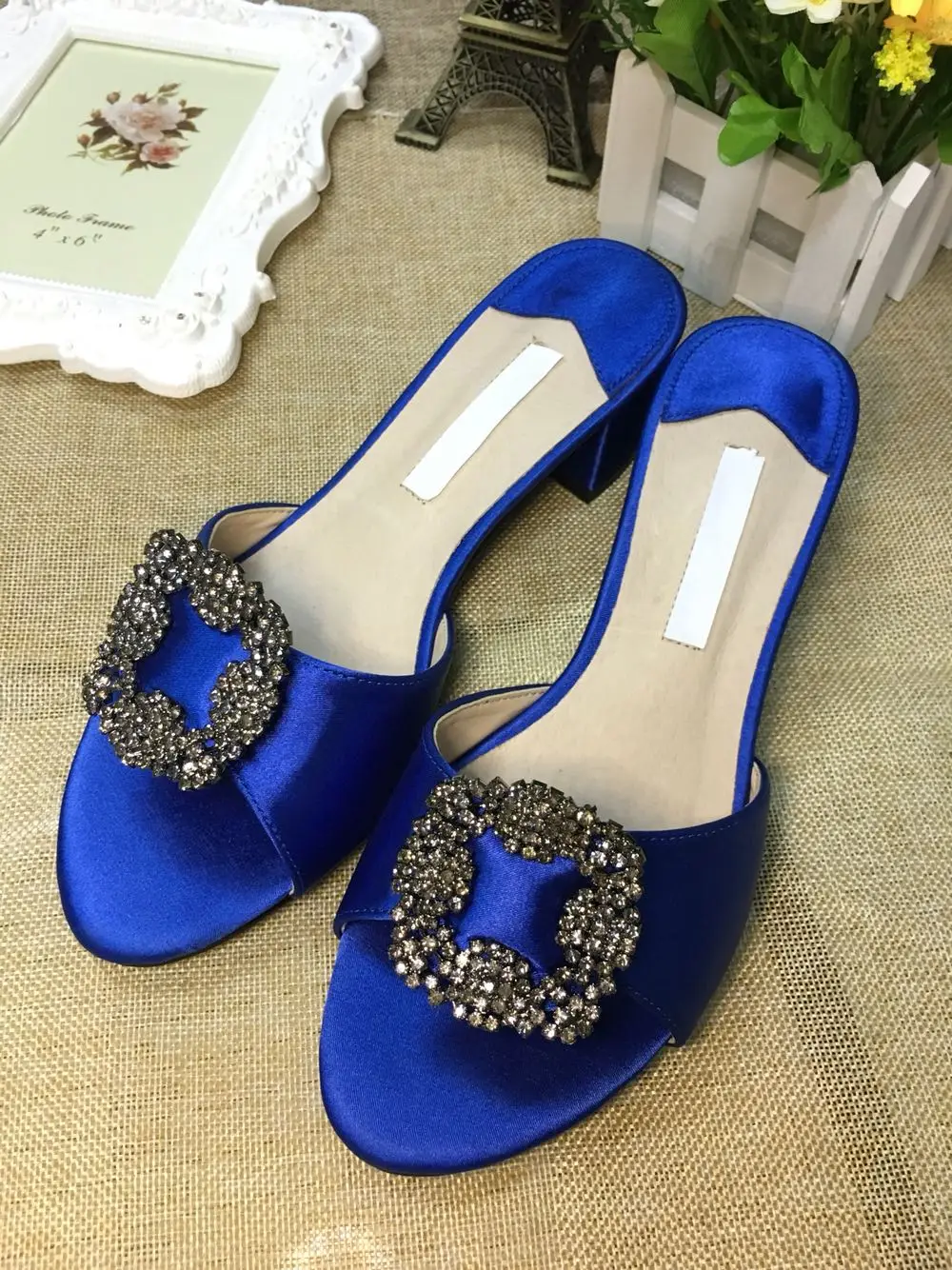

Brand Star Runway Woman Slipper Bling Crystal Buckle Embellished Woman Shoes Heel Women Slides Satin Fashion Sandalia Feminina