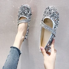 Женская обувь; коллекция года; Корейская версия; новые туфли на плоской подошве с закрытым носком, украшенные блестками и милым бантом; модные удобные лоферы