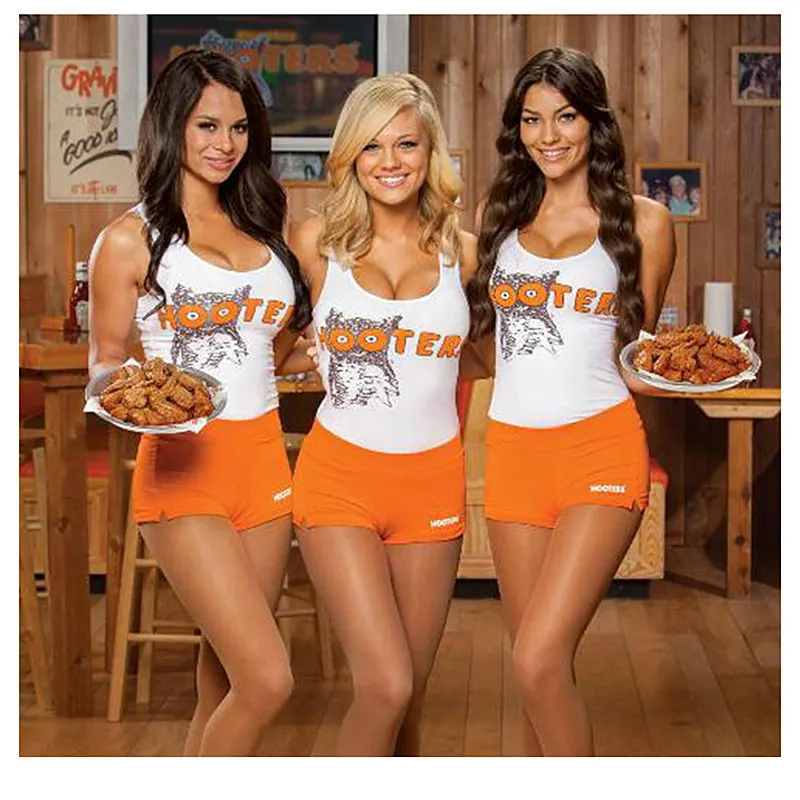 Hooters Milf
