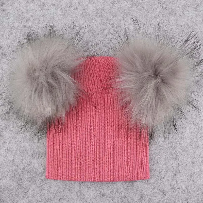 GZHilovingL/модные вязаные шапочки для маленьких мальчиков и девочек с двойным меховым помпоном; зимние мягкие хлопковые Полосатые Шляпы; Кепка Skullies для детей - Цвет: deep pink 2