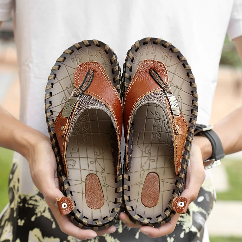 

2019 Genuine Leather Men Beach Slippers Fashion Flip Flops With Soft Sole Trendy Breathable Easy To Match Men Summer Shoes