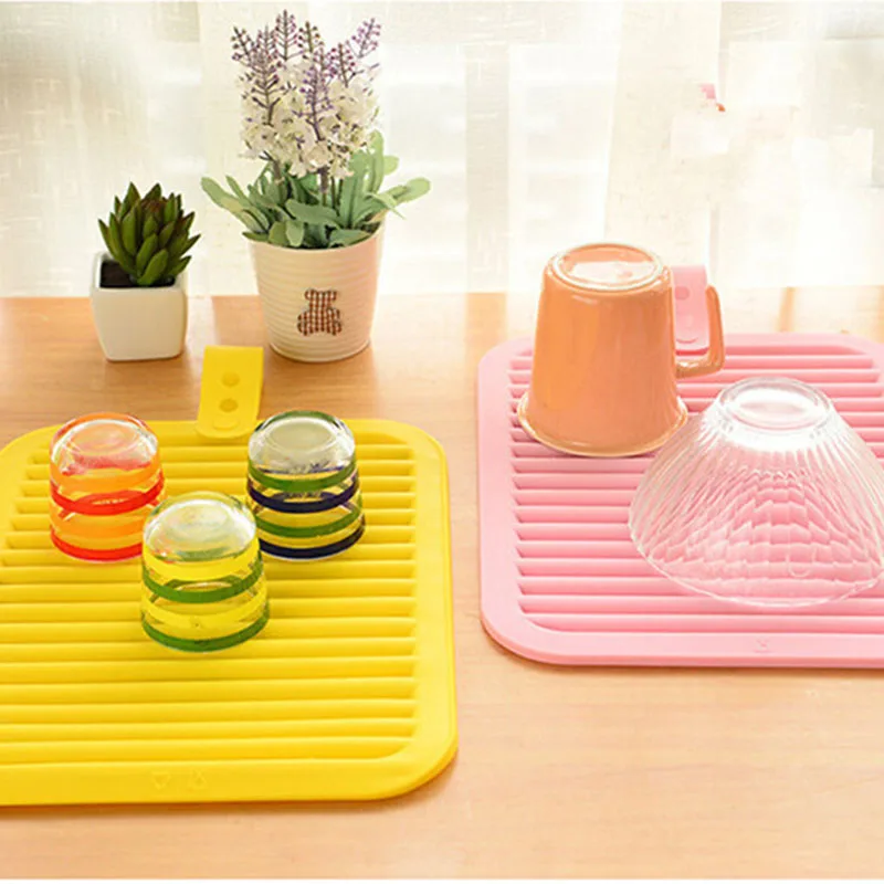 Silicone Non-slip Insulation Pad Tablemat Coasters Dishes Bowl Drain Mat Rack Holder Placemat Can Opener Kitchen Tray     (1)