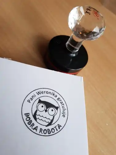 任意の名前をパーソナライズ言語素晴らしい仕事先生スタンプフクロウカスタマイズ名前スタンプ自己インキングギフト用学校評価 結婚式のスタンプ Aliexpress