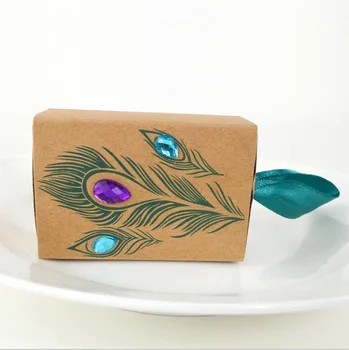 

100pcs Top-quality Peacock Style Wedding Favors Faux Rhinestone Candy Boxes Kraft Paper Boxes Return Present Drawers Gifts Box
