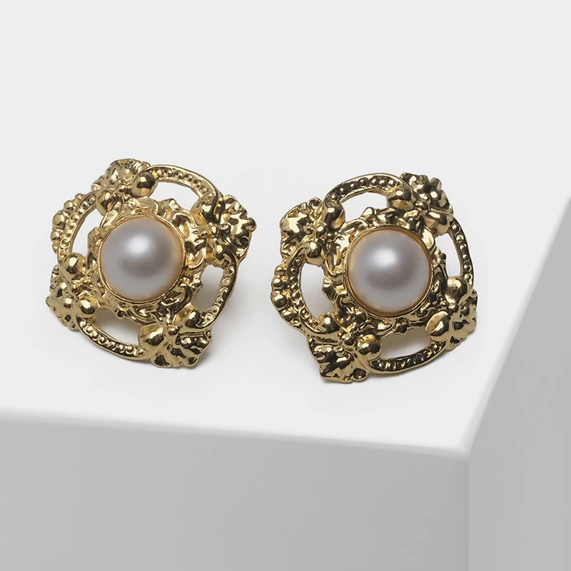 

Exquisite pattern design retro court pearl drop earrings