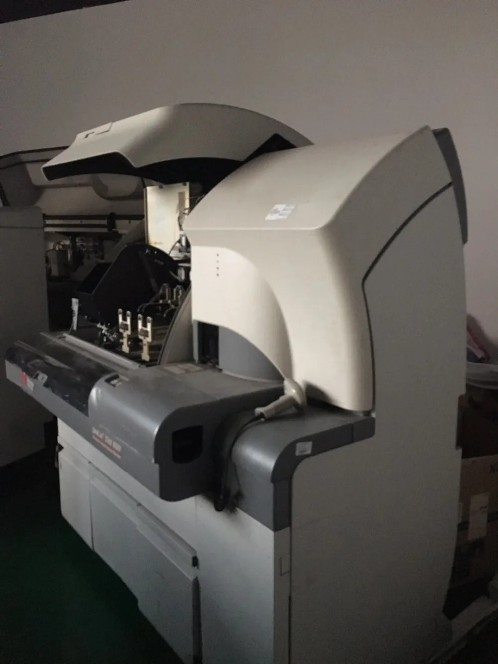 

Beckman DXC800 Full-automatic Analysis Instrument Second-Hand 80% New