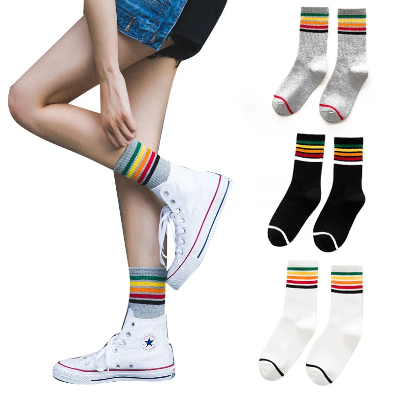 Какие носки в моде 2024. Стильные носки. Стильные носки женские. Модные носки 2022. Туфли с носочками.