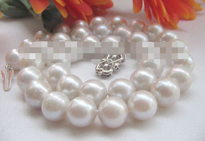 

0886 Tahitian color white round freshwater pearl necklace